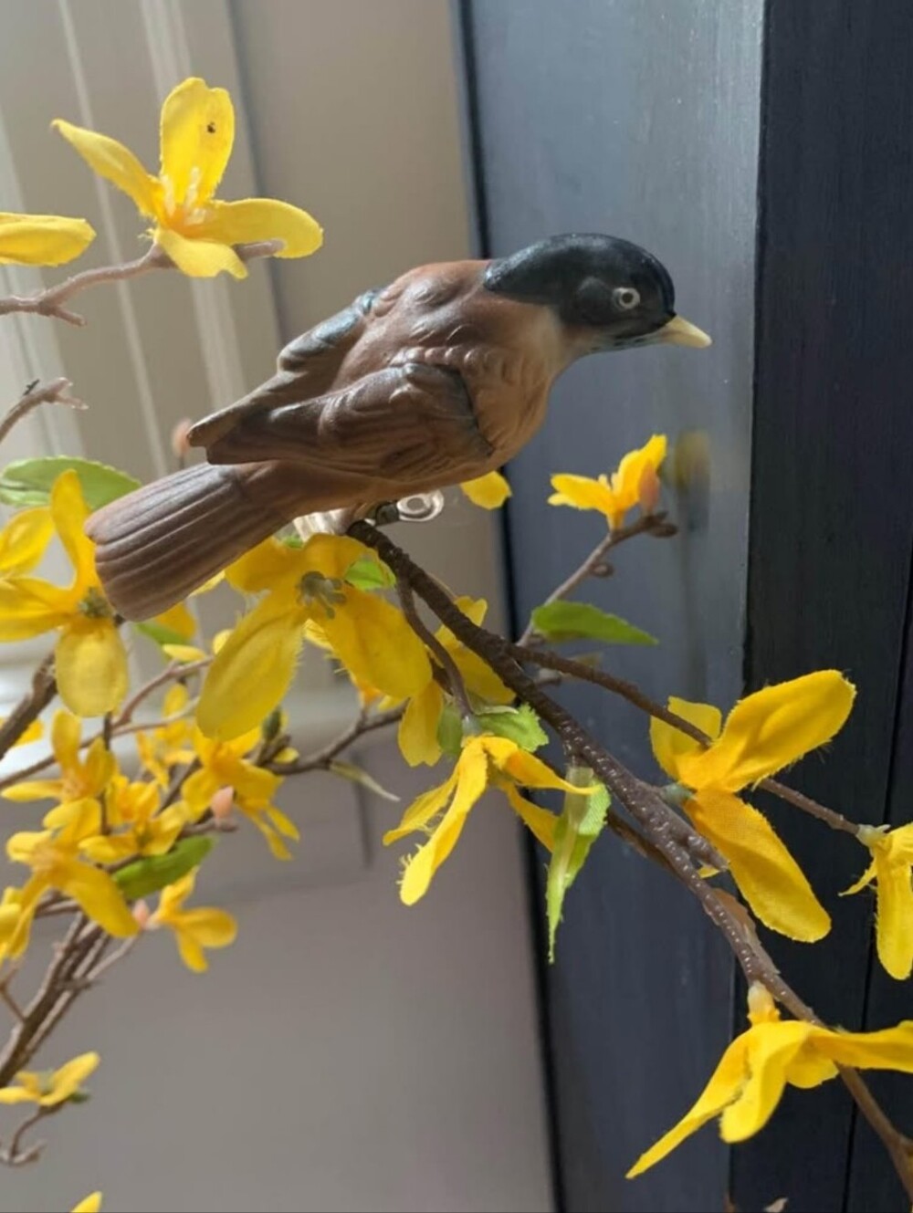 Vintage Porcelain Robin Bird Clip On Decor Figurine Enesco